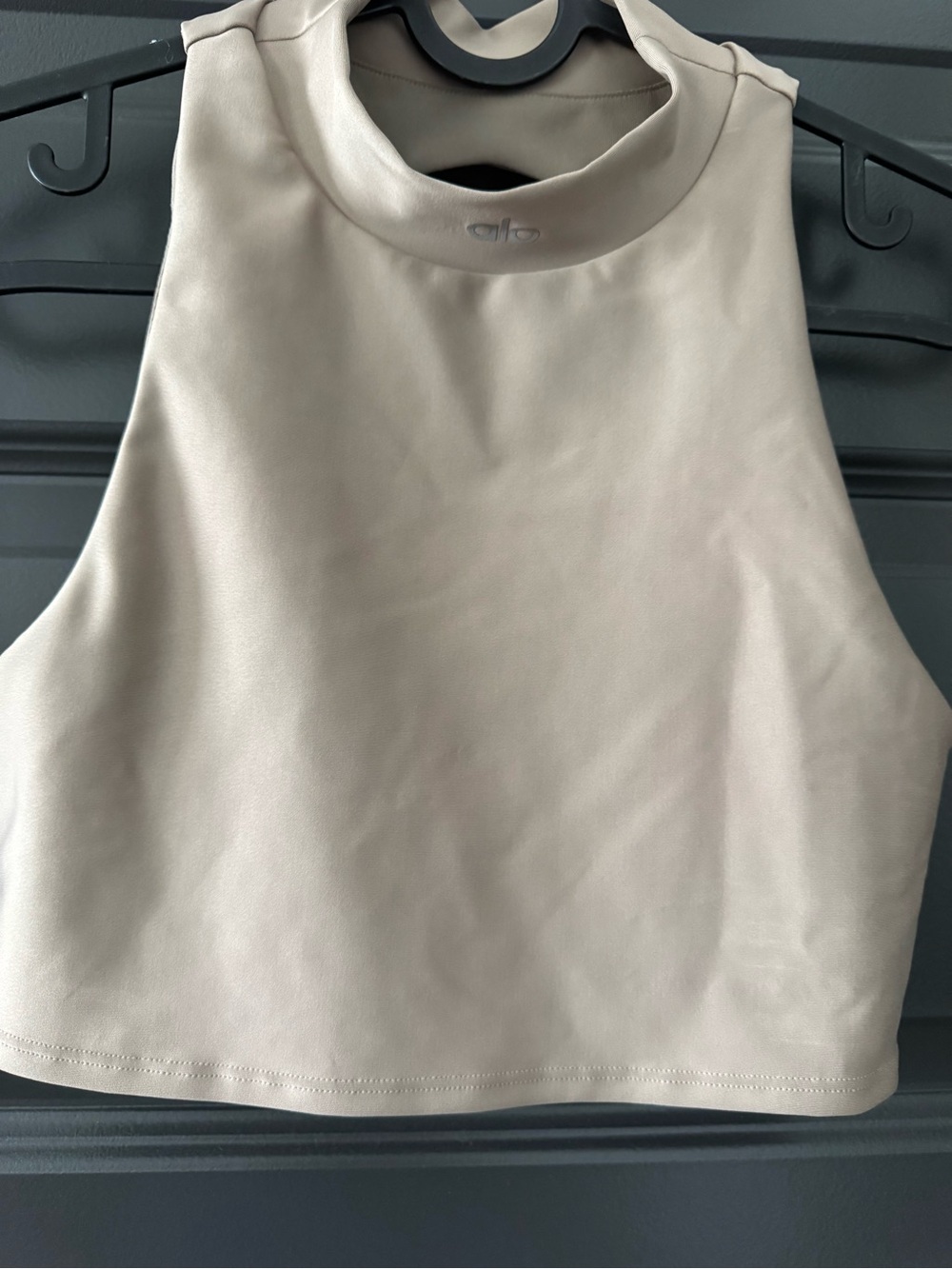 ALO Yoga Women's Cream Mock Neck Crop Tank size Small